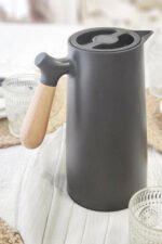 Jarra Termo 1lt Con Manija De Madera Pico Vertedor - Imagen 2