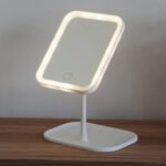 Espejo Maquillaje Con Pie Luz Led Tactil Plegable Usb Marco Blanco - Imagen 3