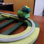 Pista Carreras Auto Electrica Dinosaurios 80pzs Babymovil - Imagen 5